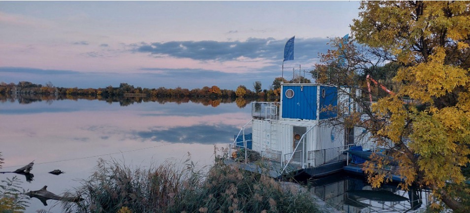 Sunset at the Kisköre Riversaver Center. (Photo: Fruzsi Kardoss / Plastic Cup)
