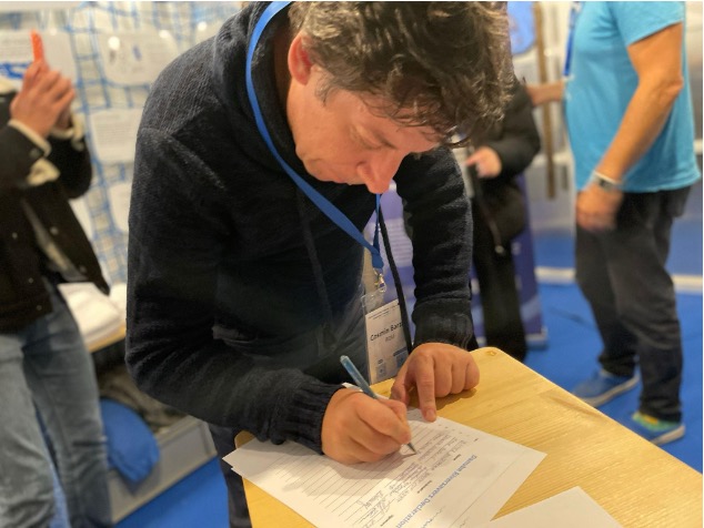 Joint drafting and signing of the Danube Riversaver Declaration. (Photo: Sára Bőhm / Plastic Cup)